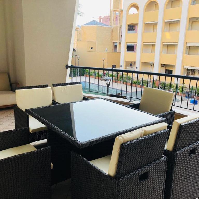 Confortevole Appartamento Vista Mare - Appartamento con 2 Camere da Letto - 4