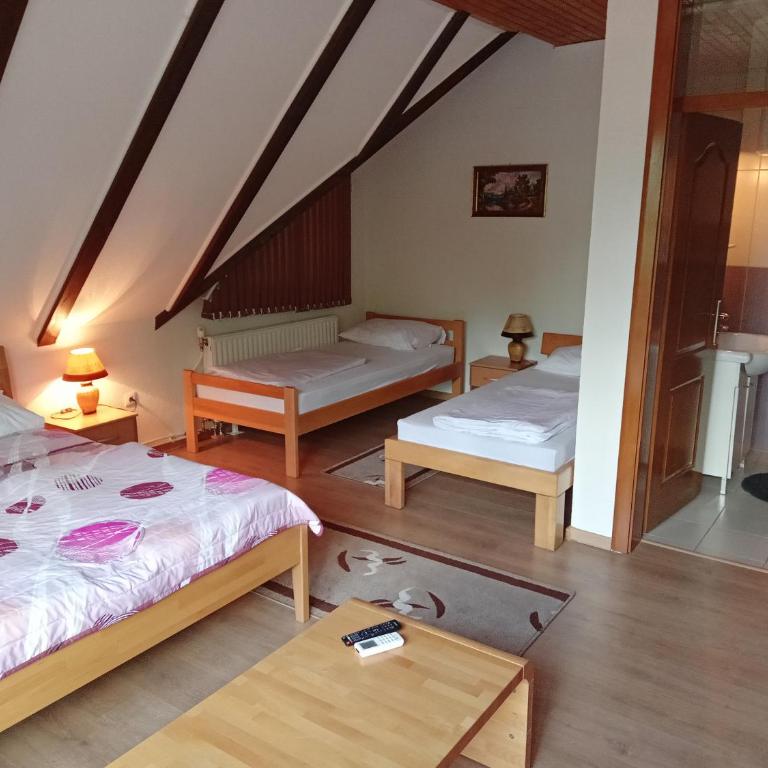 Prenoćište/Restoran Lovac - Budget Double or Twin Room - 11