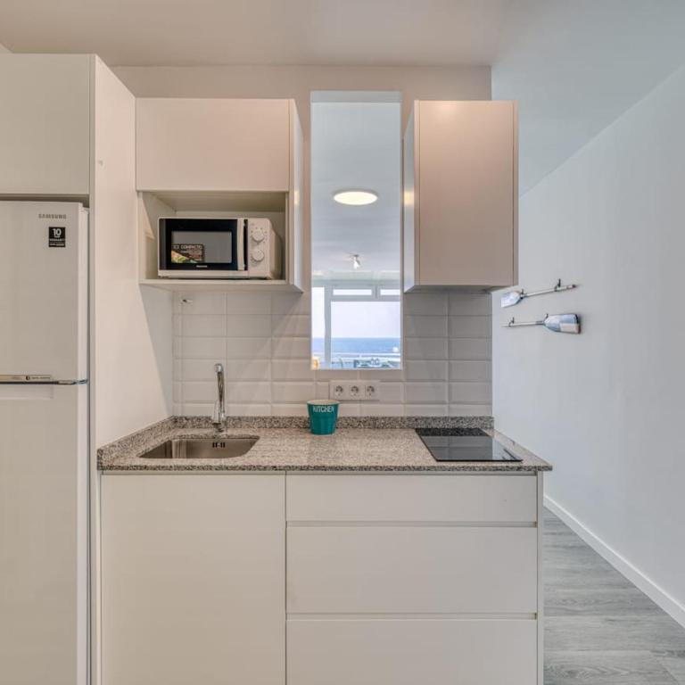Luxury Suite Over The Beach - Apartamento Estudio con vistas al mar - 5