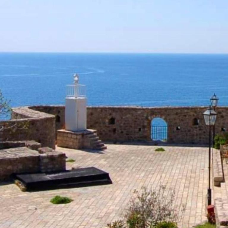 Apartments Antigona Old Town - Deluxe Double Room with Sea View - 6