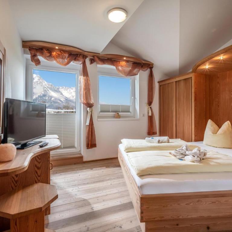 Bed & Breakfast Landhaus Strasser - Doppelzimmer mit Terrasse - 4