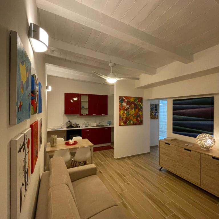 Surfinia’s home - One-Bedroom House - 1