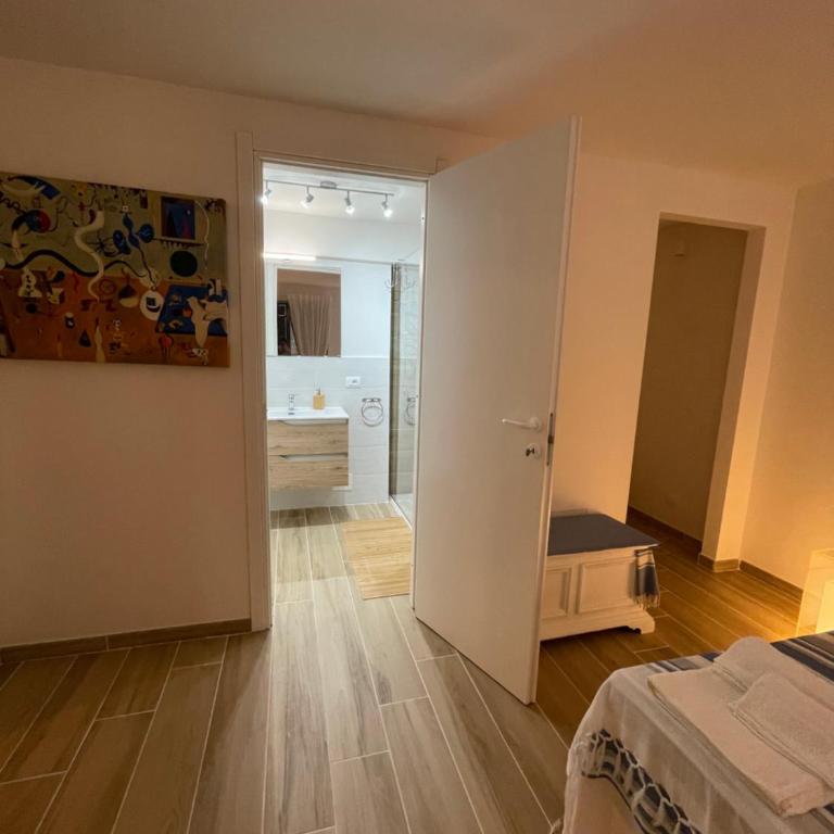 Surfinia’s home - One-Bedroom House - 2