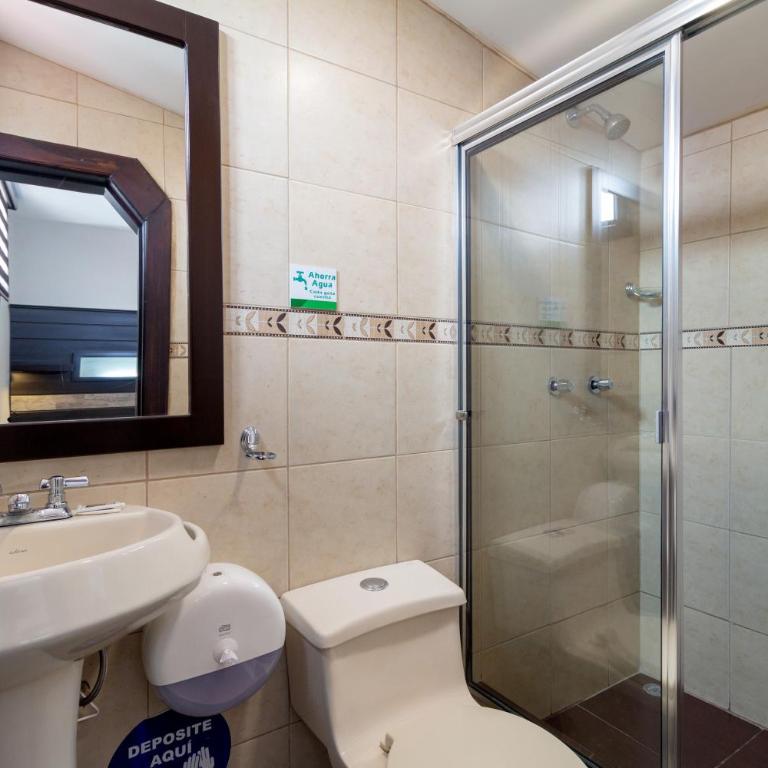 Hotel Majestic 2 by HHG - Habitación Individual con baño privado - 9