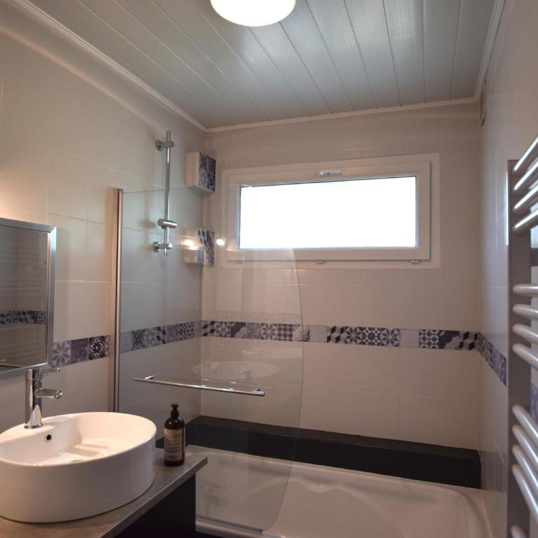 Appartement moderne avec balcon à Évian-les-Bains - Apartamento de 2 dormitorios - 7