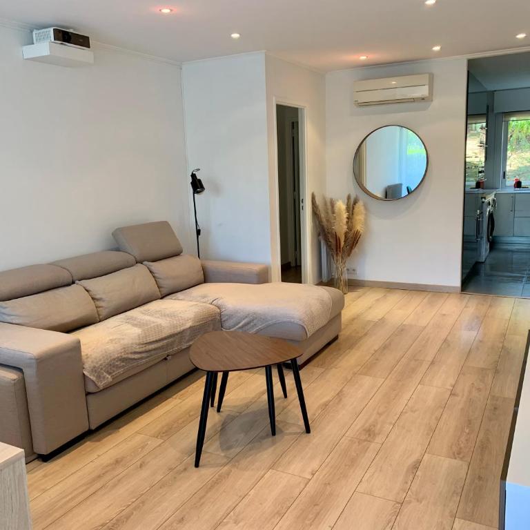 Appartement en résidence avec piscine - Appartement 2 Chambres - 1