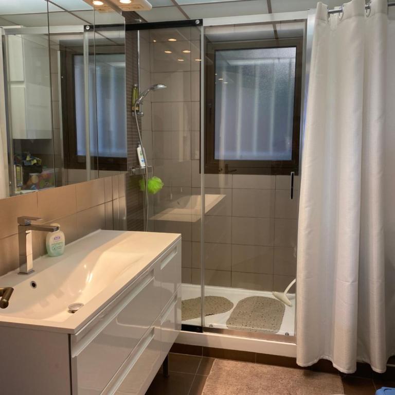 Nice Sea View Apartment Pool Terrace Air Conditioning Quiet - Appartement 2 Chambres - 6