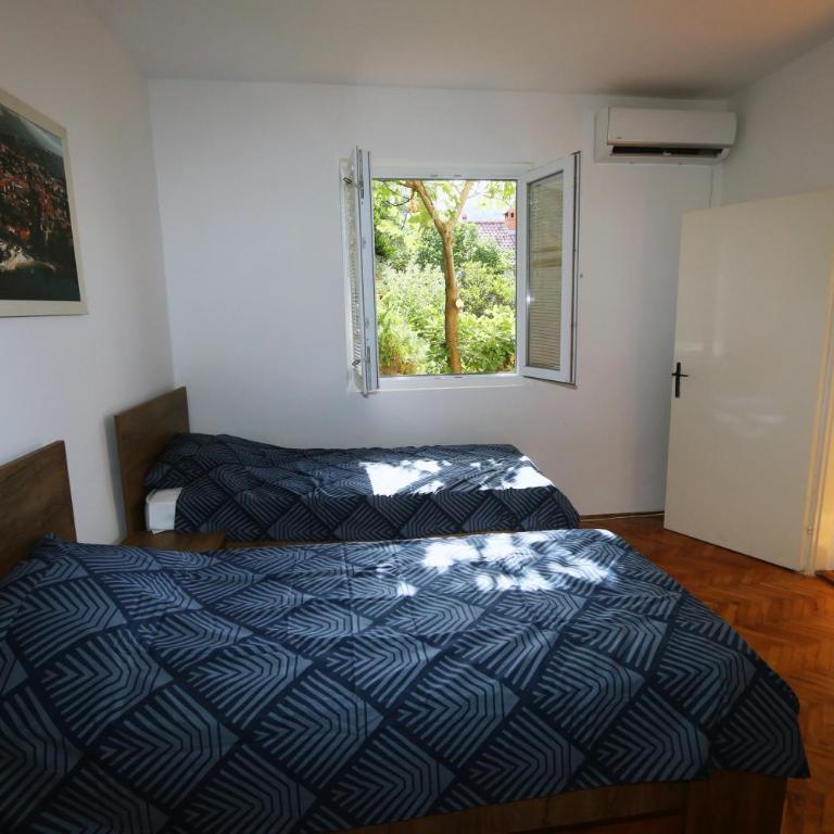 Apartments Pax - Two-Bedroom Apartment - 4