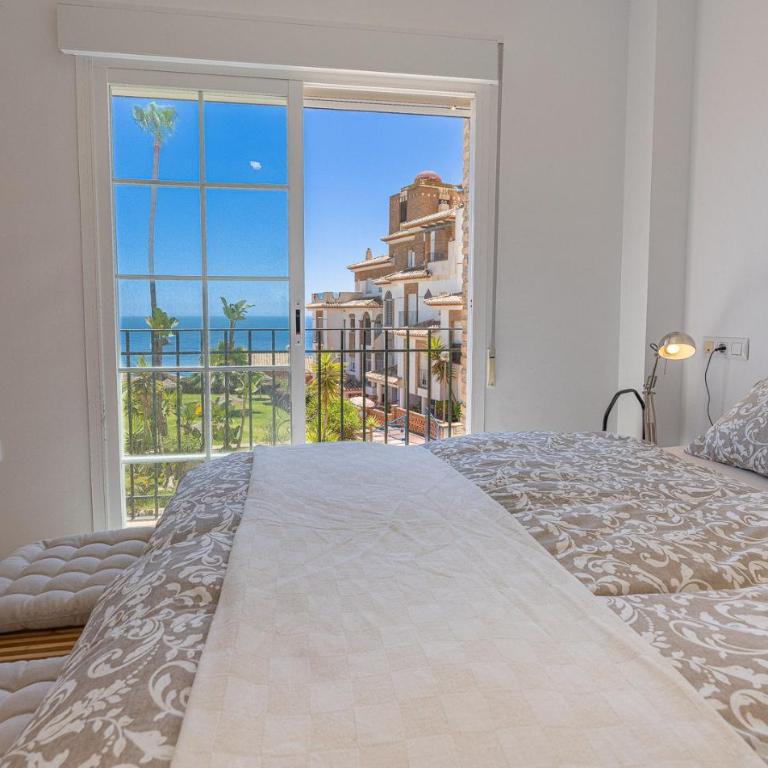 Blue Marine Gardens I with Pool - Two-Bedroom Apartment - 14