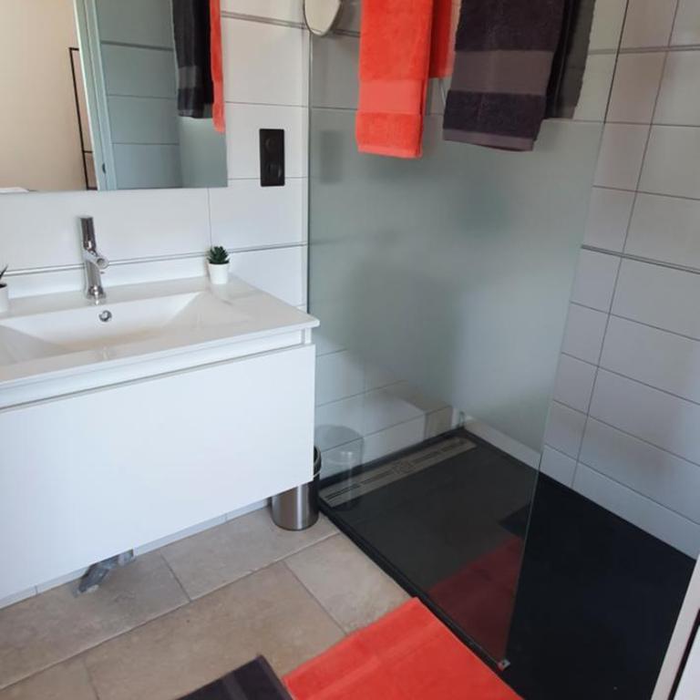 Le Nid'Isle - Stationnement privé gratuit - Wi-Fi performant - Climatisation - Appartement 1 Chambre - 15