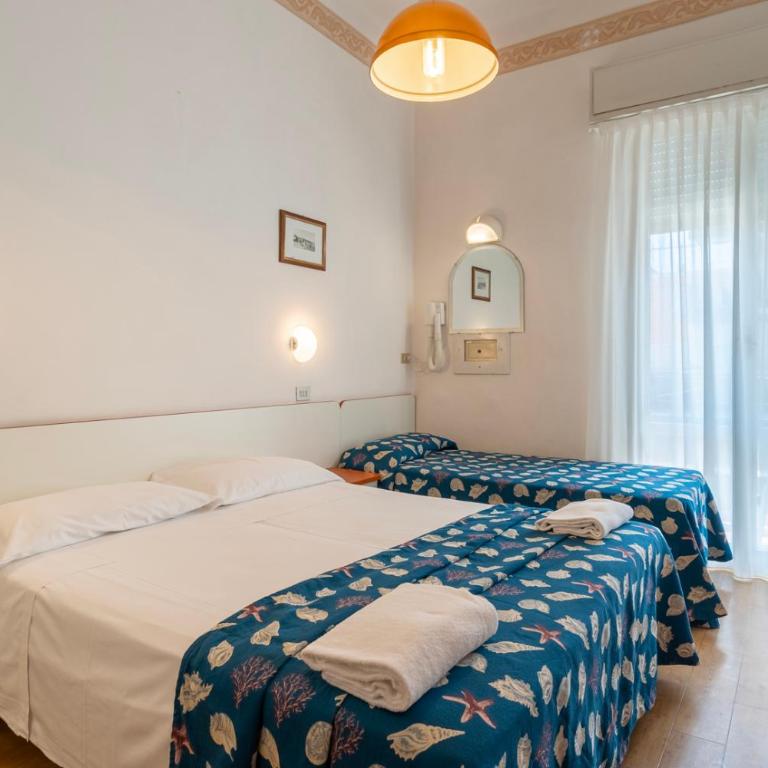 Hotel Milanese - Camera Tripla con Vista Mare Laterale - 2