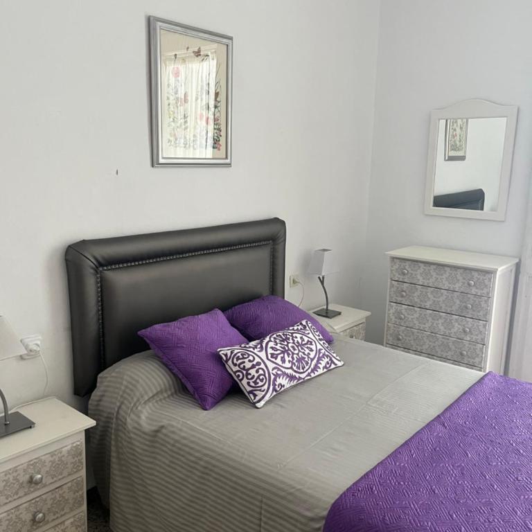Bonito piso Cádiz zona playa de la caleta - Three-Bedroom Apartment - 1