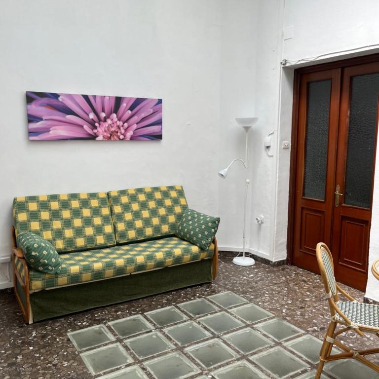 Bonito piso Cádiz zona playa de la caleta - Three-Bedroom Apartment - 22