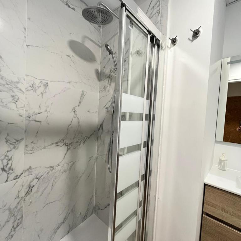 Ile Aina Malasaña Temporal - Two-Bedroom Apartment - 28