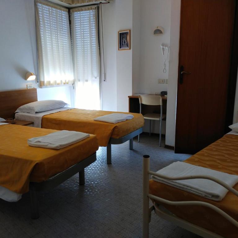 Hotel Goldene Rose - Dreibettzimmer - 2