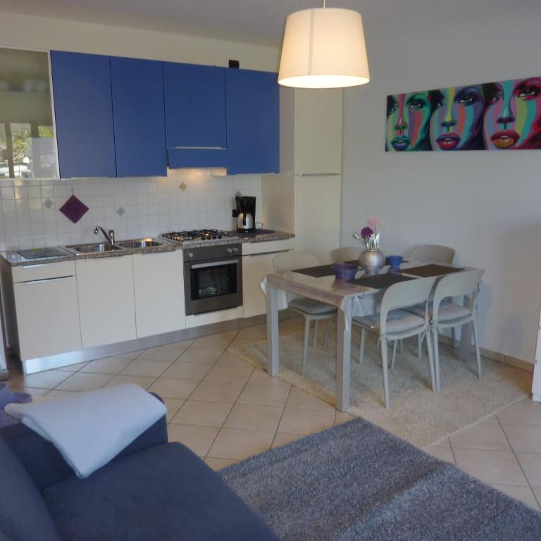 Apartment AZZURRA Terrasse Gartenblick Parkplatz kostenlos 100 mtr zum Strand - Appartamento con Vista Giardino - 1