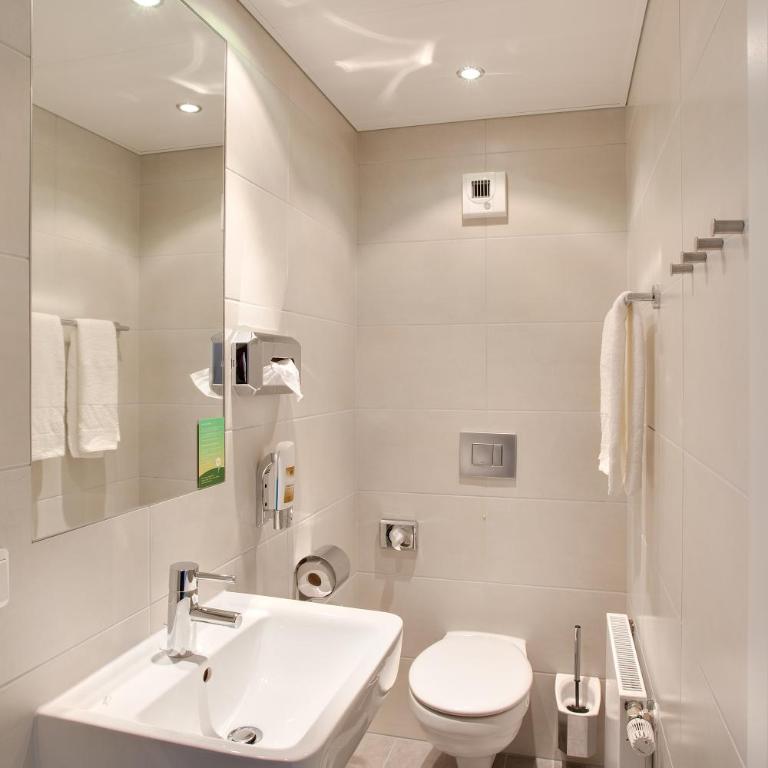 MEININGER Hotel Salzburg City Center - Dreibettzimmer - 5