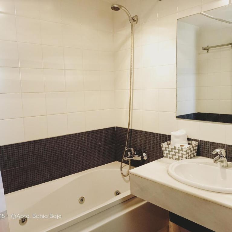Bajo en Residencial la Bahía - Apartamento de 1 dormitorio - 30