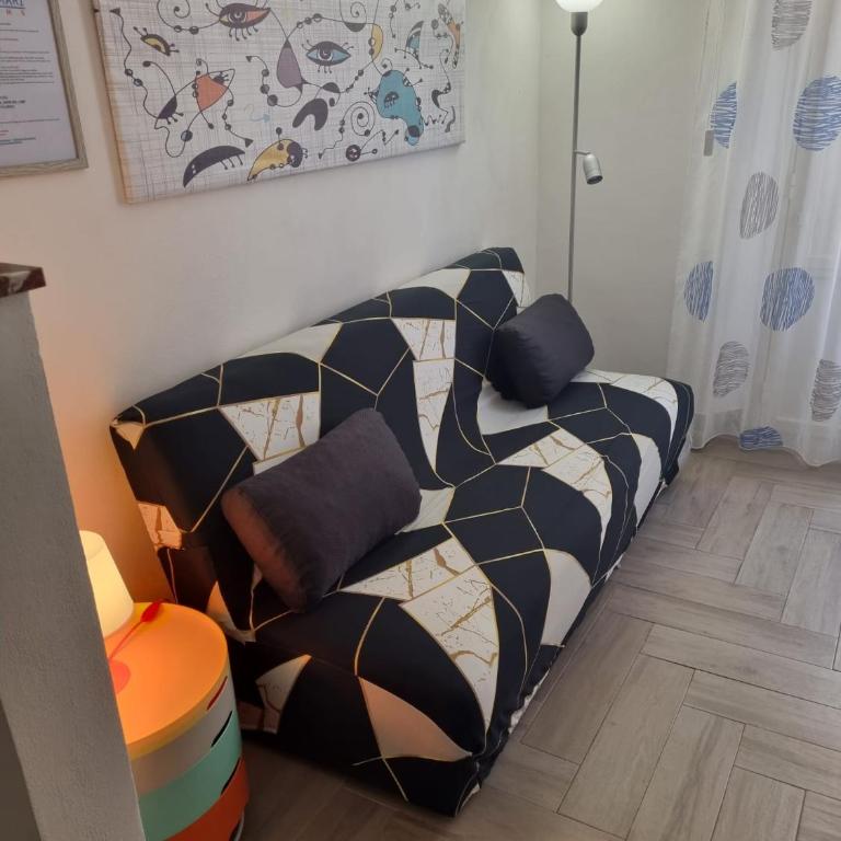FRAiMARI Home - One-Bedroom Apartment - 32