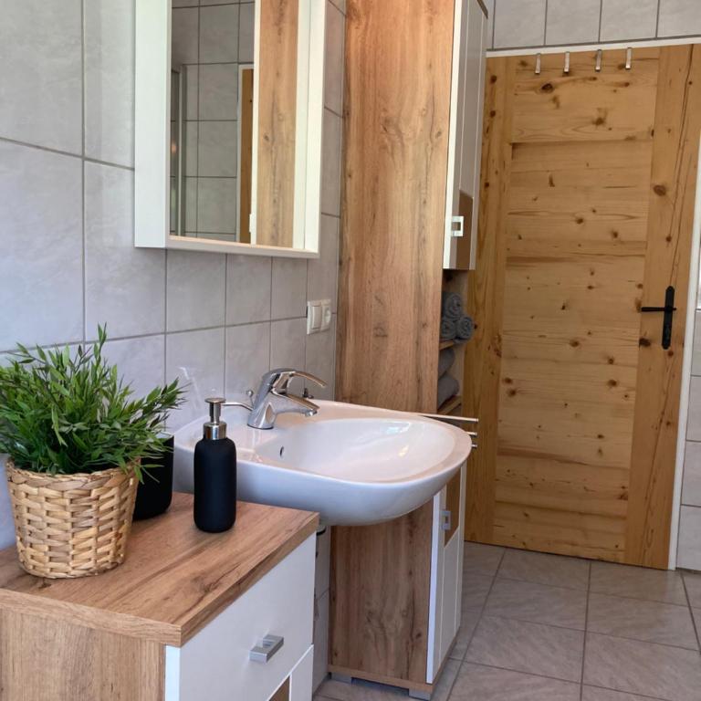 Heissgut - Two-Bedroom Apartment - 9