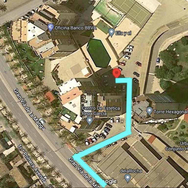 La Manga km 0, pisos estudios - planta baja - 100m de la playa - studio flats - ground floor - 100m from the beach, cada con bicis & tabla SUP, piscina & pádel & tenis & más - each with bikes & SUP board, pool & paddle & tennis & more - Apartamento de 1 dormitorio - 48