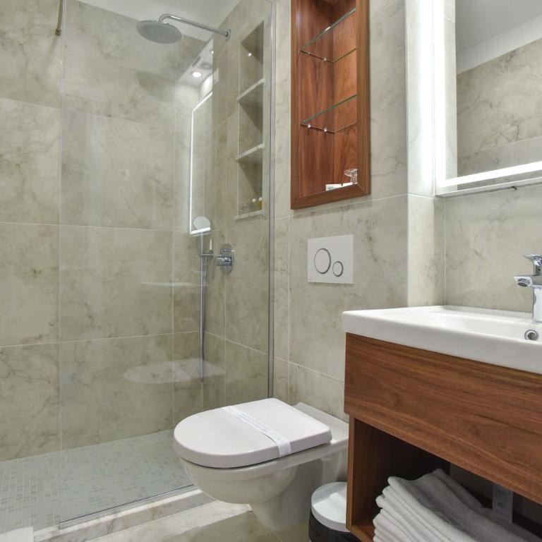 Vistamar Hotel & Apartments - Dvokrevetna Soba sa Bračnim Krevetom i Balkonom (3 Odrasle Osobe) - 3