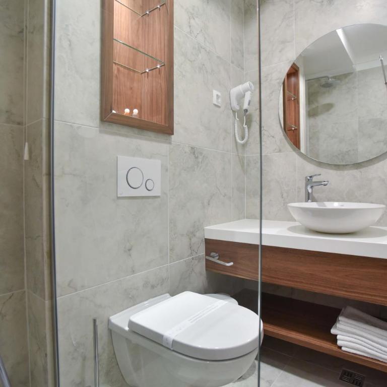 Vistamar Hotel & Apartments - Dvokrevetna Soba sa Bračnim Krevetom i Balkonom - 3