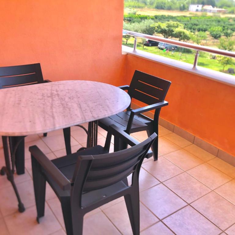 Delfini Holiday Homes - Studio with Terrace - 1