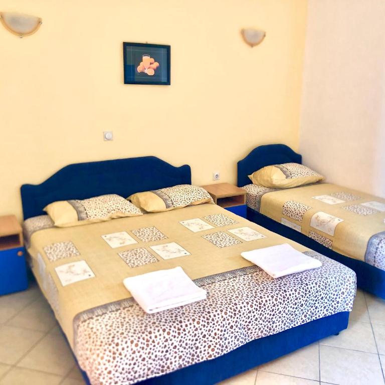 Delfini Holiday Homes - Studio with Terrace - 4
