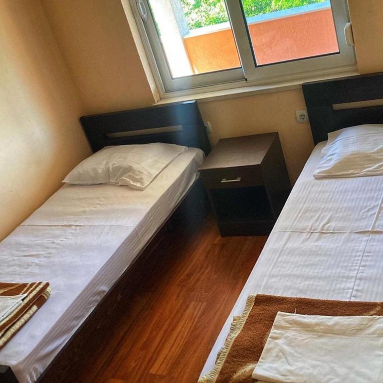 Delfini Holiday Homes - Two-Bedroom Apartment - 4