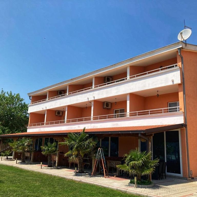 Delfini Holiday Homes - Studio with Terrace - 5