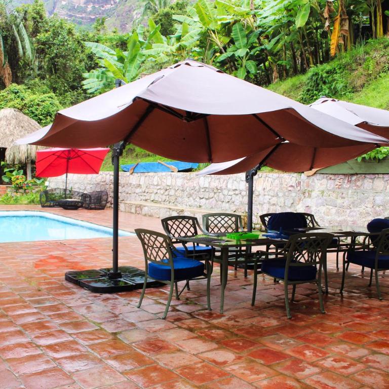 La Casa White - Four-Bedroom House - 23