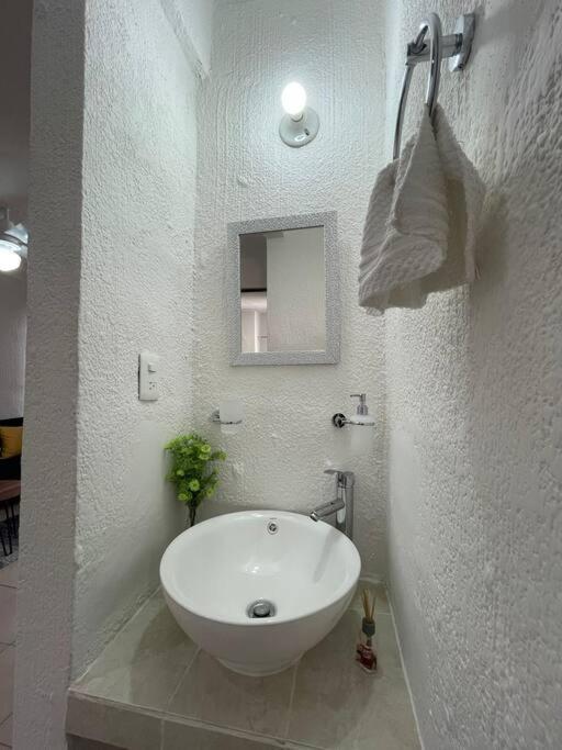 Casa en Puesta del Sol/Excelente Ubicación/2 Hab/Wifi/Netflix/Super comoda - Two-Bedroom House - 59