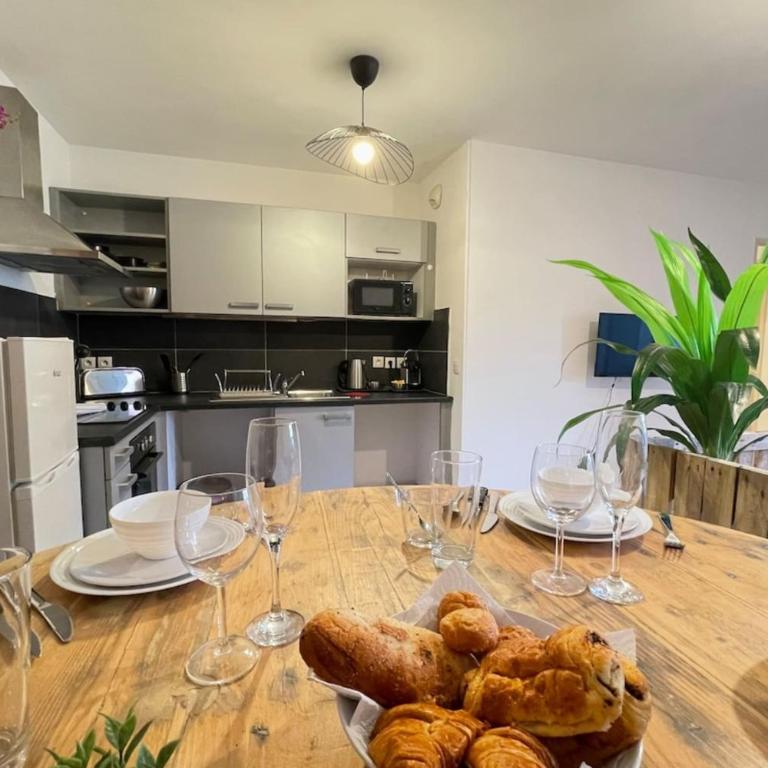 La Cave Proche gare Centre-Ville Wifi-Netflix - Appartement - 6