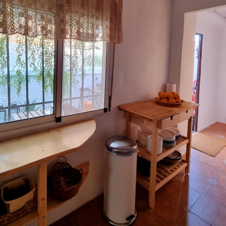 Holiday House - Casa de Monica - Four-Bedroom House - 40