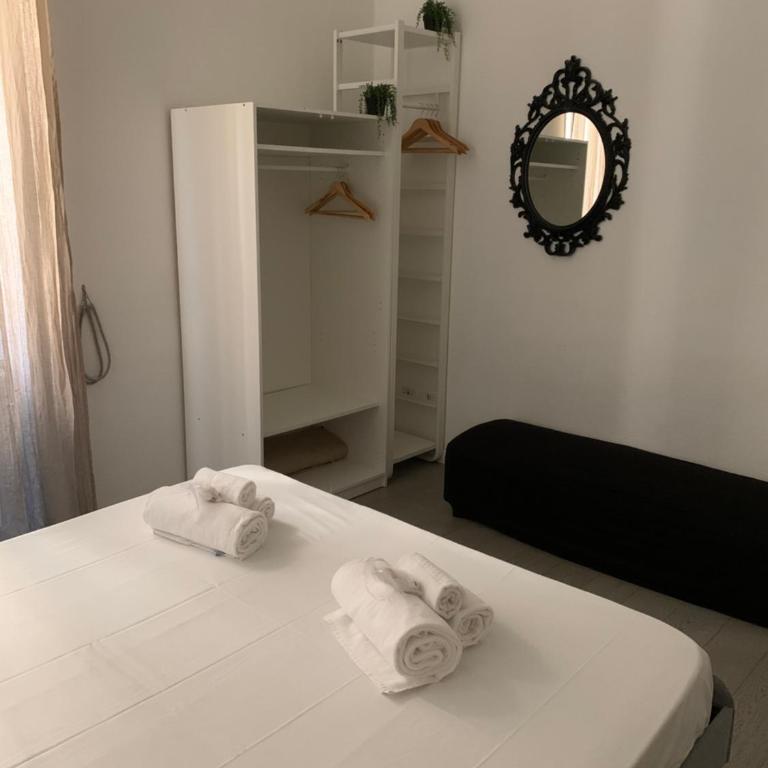 Mc - Piazza Mancini - Three-Bedroom Apartment - 13