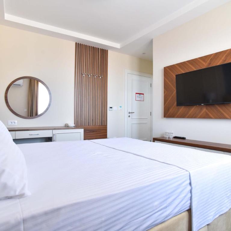 Vistamar Hotel & Apartments - Dvokrevetna Soba sa Bračnim Krevetom i Balkonom - 4