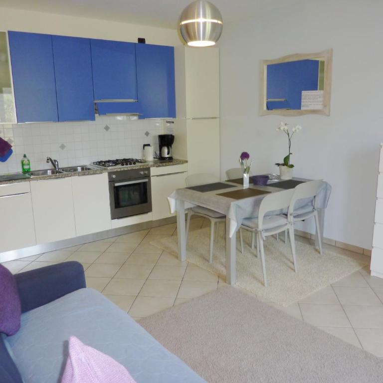 Apartment AZZURRA Terrasse Gartenblick Parkplatz kostenlos 100 mtr zum Strand - Appartamento con Vista Giardino - 5