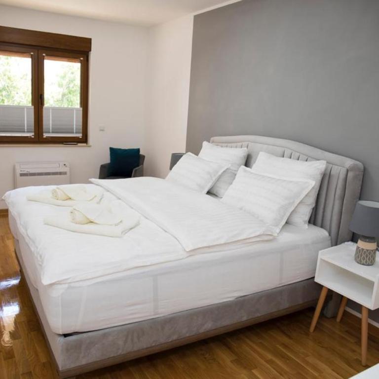 Apartment Divine - Two-Bedroom Apartment - 28