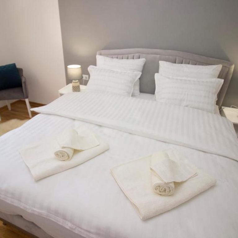 Apartment Divine - Two-Bedroom Apartment - 31
