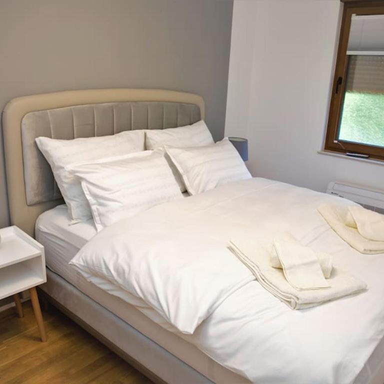 Apartment Divine - Two-Bedroom Apartment - 17