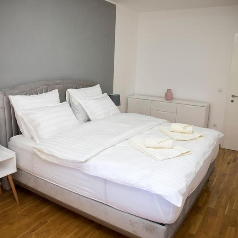 Apartment Divine - Two-Bedroom Apartment - 4