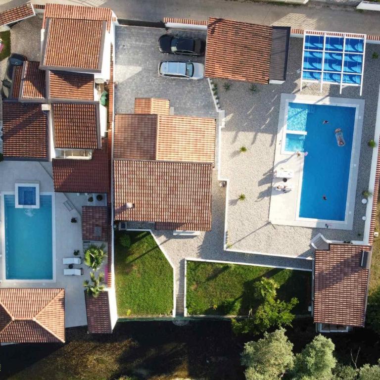 MaNe - Three-Bedroom Villa - 6