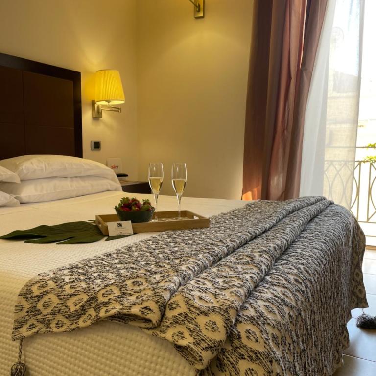 Cassisi Hotel - Camera Matrimoniale Deluxe con Vista Mare Laterale - 6