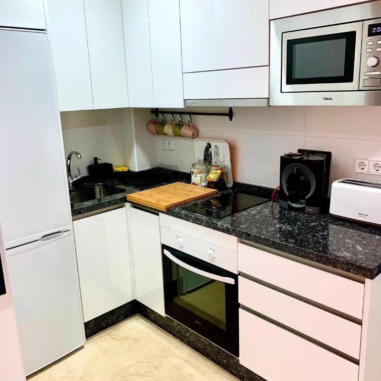 Moderno apartamento junto a la playa y el centro - Apartamento de 1 dormitorio - 12
