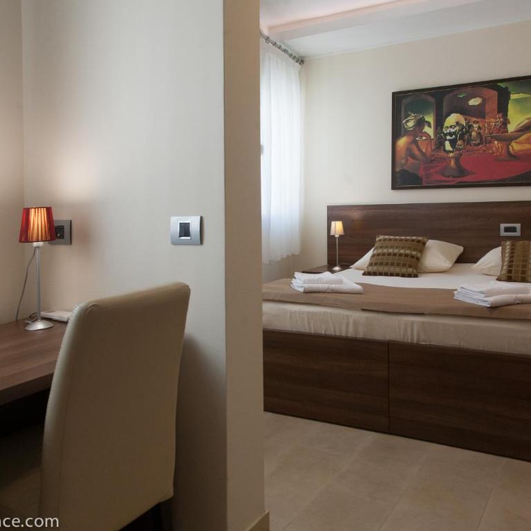 Apia Residence - Luksuzni Apartman sa 2 Spavaće Sobe i Terasom - 4