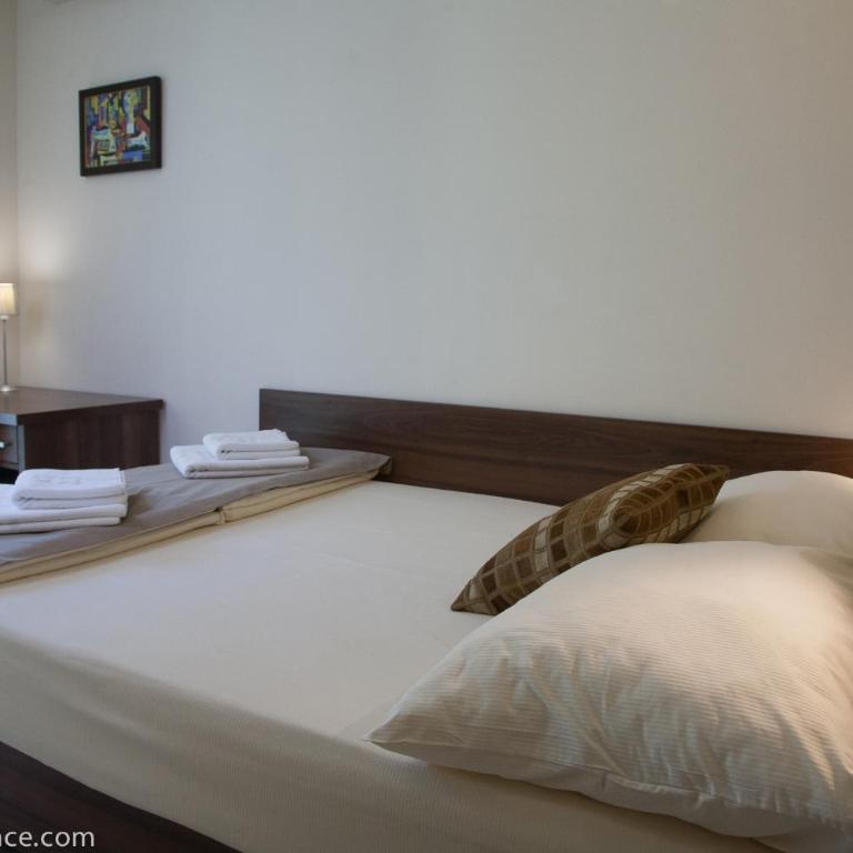 Apia Residence - Luksuzni Apartman sa 2 Spavaće Sobe i Terasom - 5