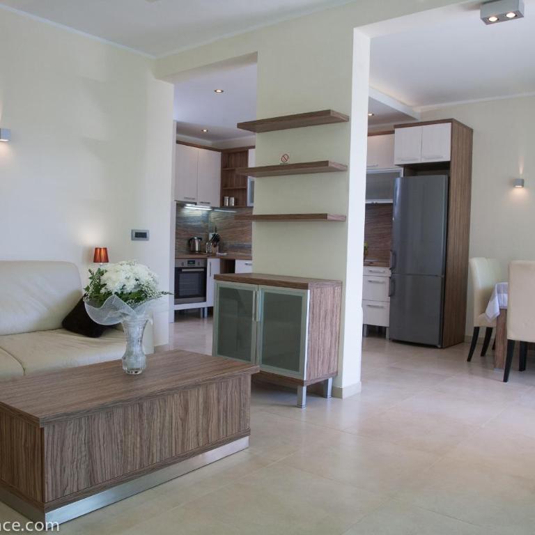 Apia Residence - Luksuzni Apartman sa 2 Spavaće Sobe i Terasom - 7