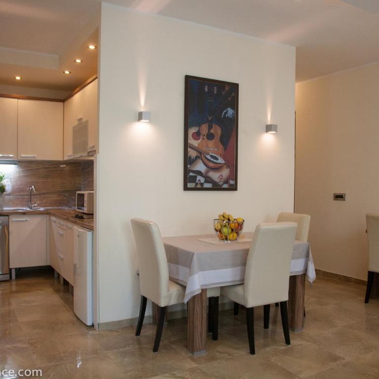 Apia Residence - Apartman s 1 Spavaćom Sobom i Balkonom - 6
