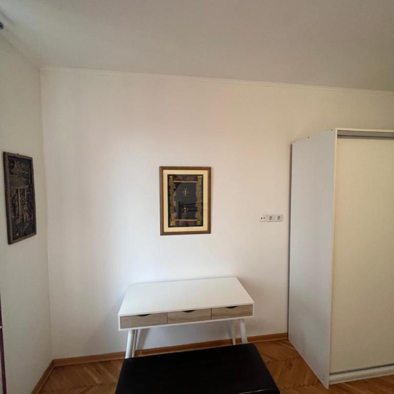 Apartmani Grand Market - Apartment with Balcony - 9